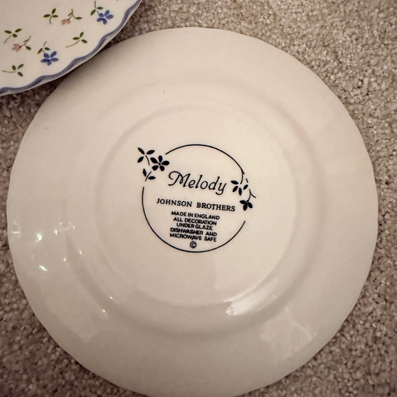 Johnson Brothers Blue and Green Floral side Plates - Picture 4 of 5